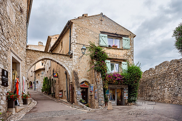 R5 2025-08-30-5758-Edit